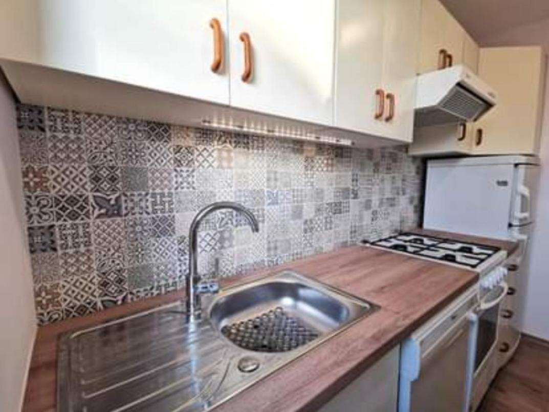 Apartament Sadyba Apartament *